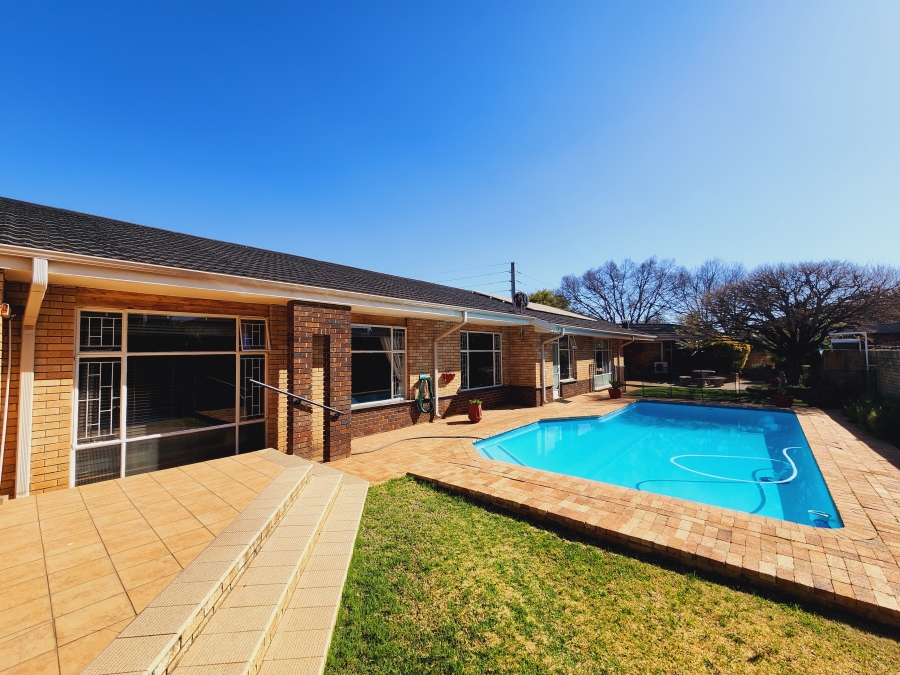 4 Bedroom Property for Sale in Heilige Akker North West